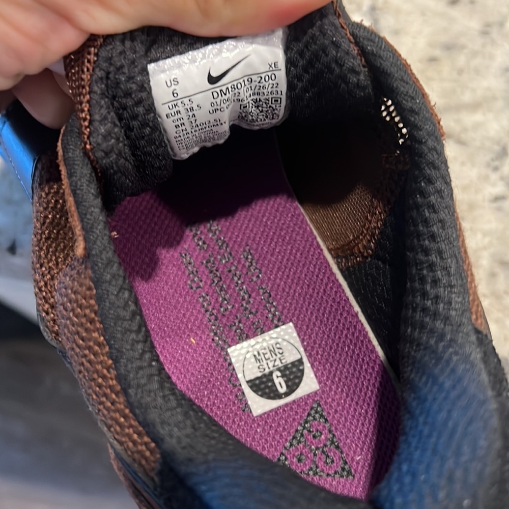 Nike ACG HIKING SHOES - Picture 7 of 7